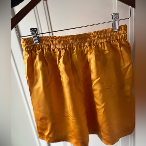 NWOT $188 Revolve Weekend Stories Caliope Short in Melon Orange Viscose small - Picture 5 of 8